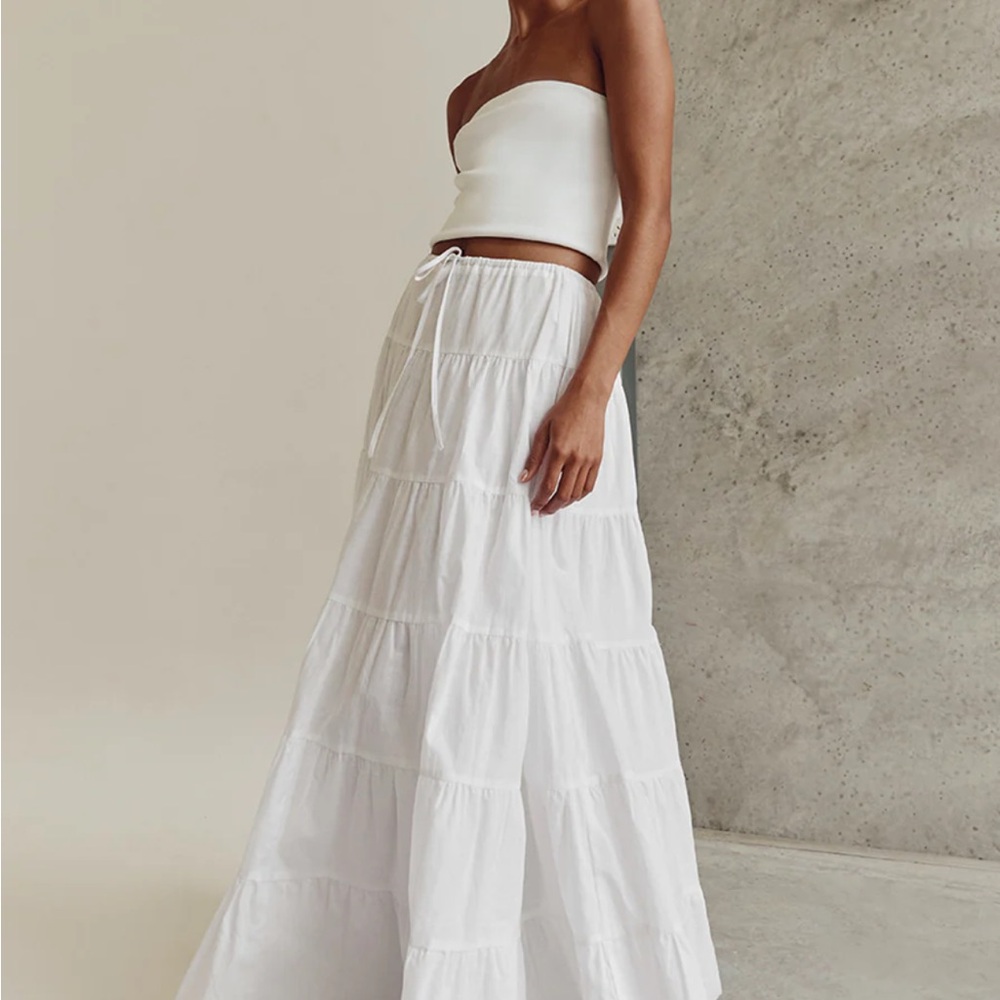 Dissh linen tiered skirt brand new!!